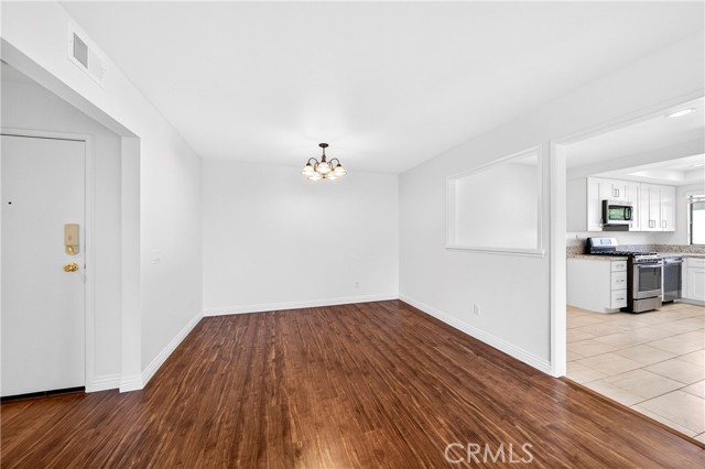 Detail Gallery Image 11 of 36 For 25261 Tanoak, Lake Forest,  CA 92630 - 2 Beds | 2 Baths