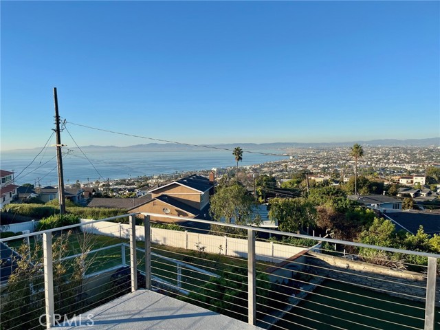 Detail Gallery Image 12 of 24 For 229 via Pasqual, Redondo Beach,  CA 90277 - 4 Beds | 4 Baths