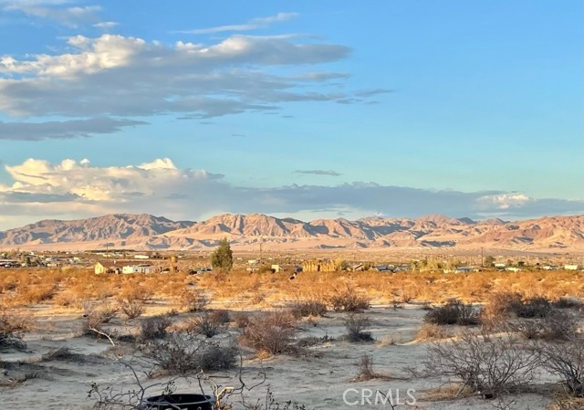 Detail Gallery Image 1 of 13 For 69570 Squaw Rd, Twentynine Palms,  CA 92277 - – Beds | – Baths