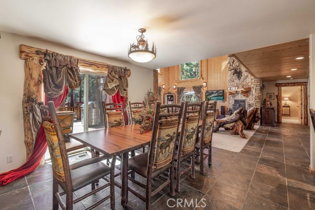 625 Cedar Glen Drive, Big Bear City CA: https://media.crmls.org/medias/1f1ce598-bef6-48b8-963d-bd17aa3e2efd.jpg