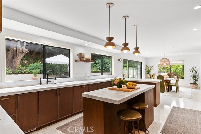 6360 E Vera Crest Drive, Long Beach CA: https://media.crmls.org/medias/1f1cfeba-9fef-4230-b4fa-6af9cea3bcf3.jpg