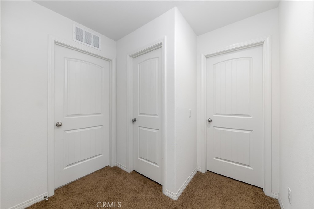 https://media.crmls.org/medias/1f1d2936-cc38-46dd-909a-688ceba0c8ce.jpg?preset=X-Large