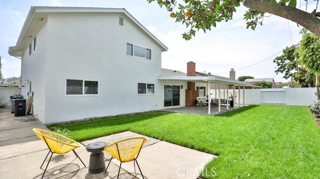 2737 Lorenzo Avenue, Costa Mesa CA: https://media.crmls.org/medias/1f1d3643-dae9-41e6-9c3d-0a9f052bad79.jpg