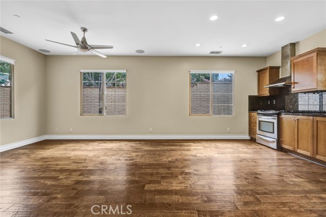 Detail Gallery Image 4 of 33 For 121 Costa Brava, Irvine,  CA 92620 - 3 Beds | 2/1 Baths