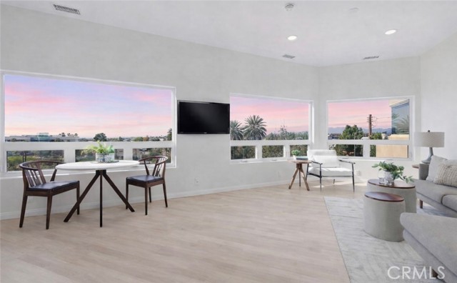 Detail Gallery Image 11 of 40 For 12317 Navy Street, Los Angeles,  CA 90066 - 3 Beds | 3 Baths