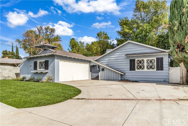 Detail Gallery Image 2 of 27 For 8308 Zelzah, Northridge,  CA 91325 - 3 Beds | 2 Baths