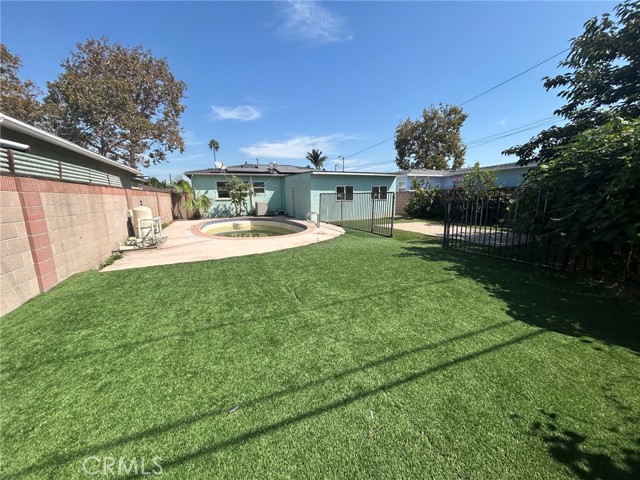 2736 East Jackson photo 3