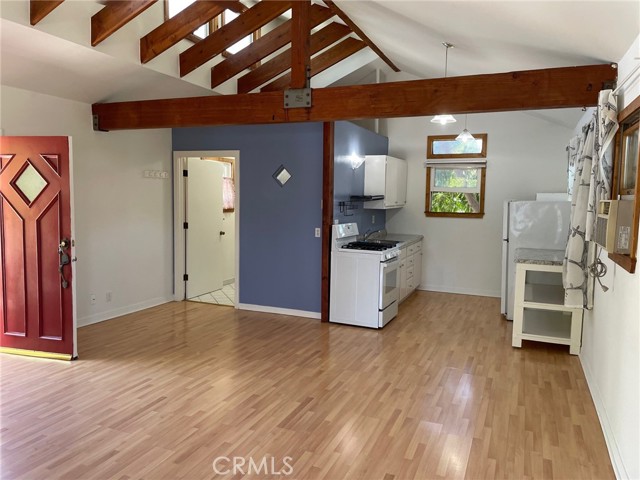 5257 Sylmar Avenue, Sherman Oaks CA: https://media.crmls.org/medias/1f2092e6-45a6-4a3a-a3c6-6a9aaa77d1da.jpg