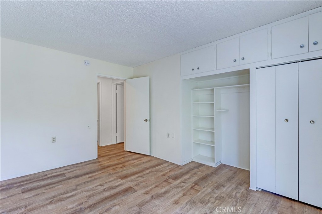 https://media.crmls.org/medias/1f20b02b-dd9a-4364-a52c-7f9c73573a20.jpg?preset=X-Large