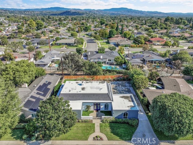 Detail Gallery Image 3 of 25 For 14272 Acacia Dr, Tustin,  CA 92780 - 3 Beds | 2 Baths