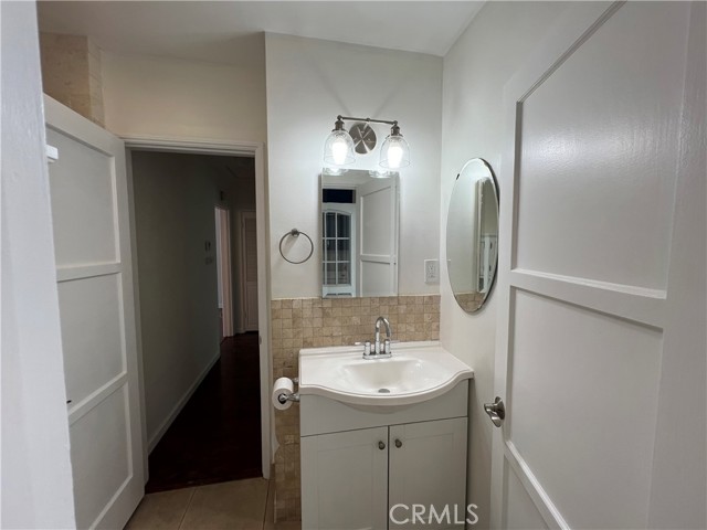 Detail Gallery Image 14 of 15 For 16836 Covello St, Lake Balboa,  CA 91406 - 2 Beds | 1 Baths