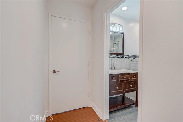 16333 Hiawatha Street photo 7