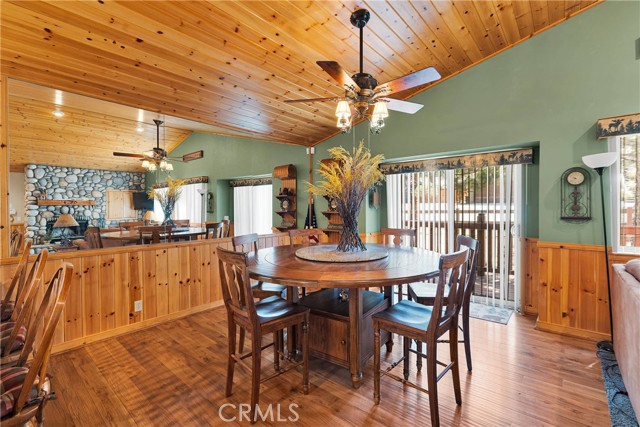 Detail Gallery Image 9 of 31 For 128 Crater Lake Rd, Big Bear Lake,  CA 92315 - 3 Beds | 2 Baths
