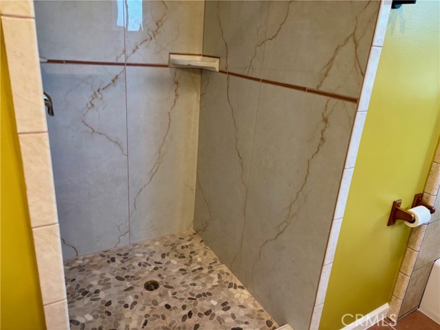 Detail Gallery Image 8 of 10 For 21323 Conradi, Torrance,  CA 90502 - 2 Beds | 2 Baths