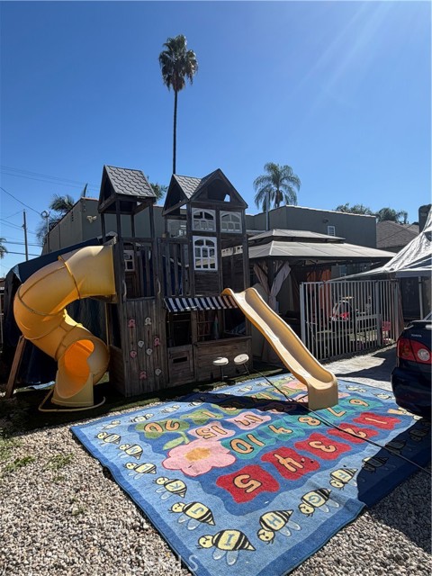 221 North Pearl photo 4