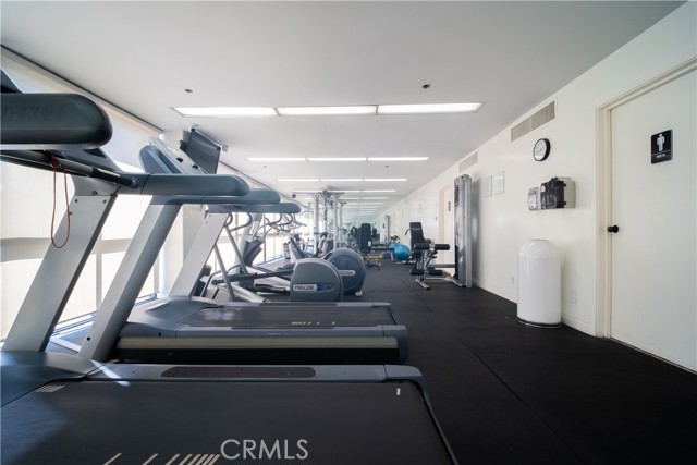 Detail Gallery Image 17 of 22 For 222 Monterey Rd #206,  Glendale,  CA 91206 - 3 Beds | 3 Baths