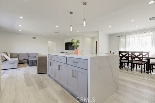 Detail Gallery Image 12 of 36 For 20437 Septo St, Chatsworth,  CA 91311 - 3 Beds | 2 Baths