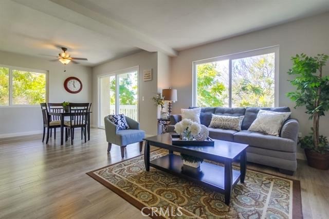 Detail Gallery Image 3 of 16 For 4240 Fiesta Way, Oceanside,  CA 92057 - 2 Beds | 2/1 Baths