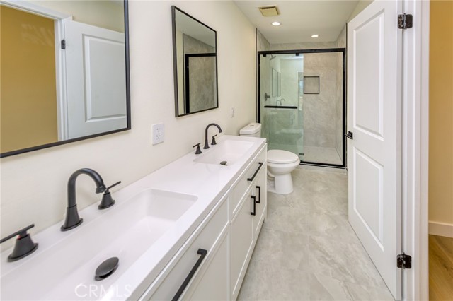 Detail Gallery Image 8 of 13 For 15035 Nordhoff St #115,  North Hills,  CA 91343 - 2 Beds | 3 Baths