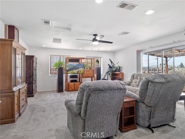 Detail Gallery Image 18 of 35 For 14060 Osage Rd, Apple Valley,  CA 92307 - 3 Beds | 2 Baths