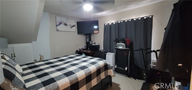 Detail Gallery Image 8 of 19 For 10853 Anemone, Moreno Valley,  CA 92557 - 5 Beds | 2/1 Baths