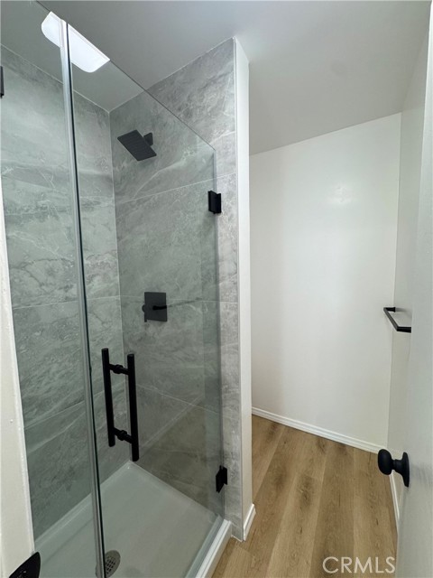 Detail Gallery Image 9 of 15 For 5460 White Oak Ave, Encino,  CA 91316 - 2 Beds | 2 Baths