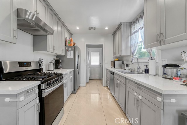 Detail Gallery Image 8 of 47 For 7663 Shadyglade Ave, North Hollywood,  CA 91605 - – Beds | – Baths