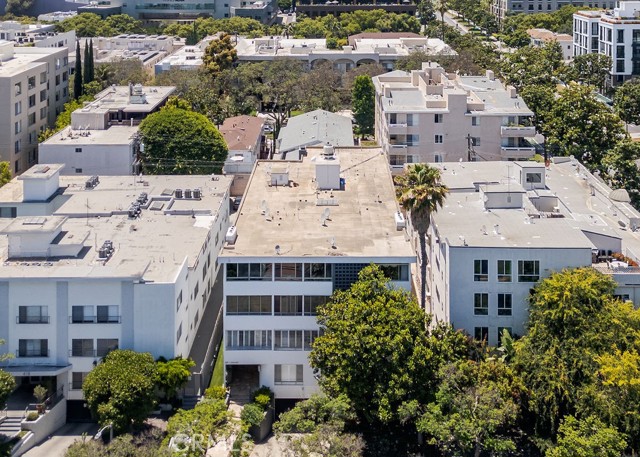 419 N Oakhurst Drive, Beverly Hills CA: https://media.crmls.org/medias/1f27ba7e-caa1-42dd-8068-272b0040507b.jpg