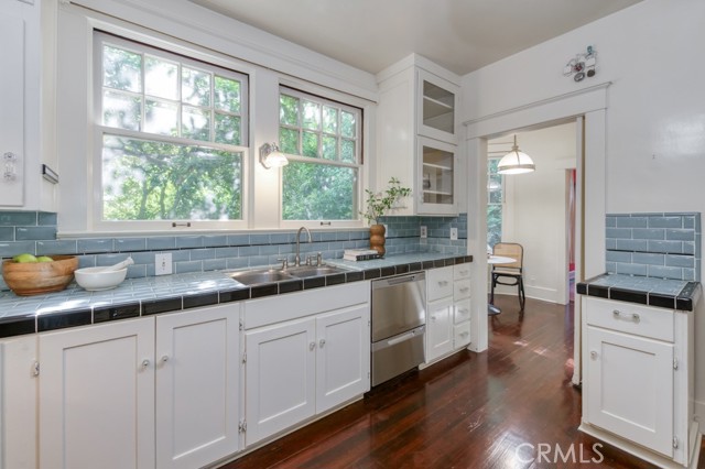 Detail Gallery Image 18 of 66 For 605 E Home Ave, Fresno,  CA 93728 - 5 Beds | 4/1 Baths