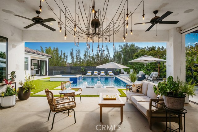 Detail Gallery Image 15 of 64 For 2318 Vista Grande, Vista,  CA 92084 - 5 Beds | 4 Baths