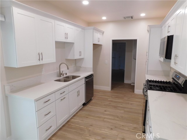 Image 8 of 21 For 910 Sheridan