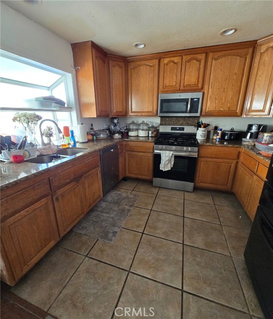 Detail Gallery Image 3 of 19 For 3151 E Radcliffe, Anaheim,  CA 92806 - 4 Beds | 2/1 Baths