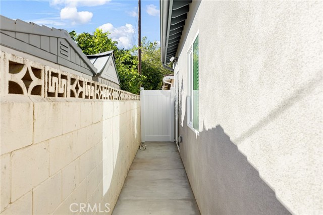 Detail Gallery Image 15 of 15 For 7044 White Oak a,  Van Nuys,  CA 91406 - 3 Beds | 2 Baths
