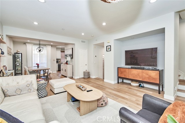 Detail Gallery Image 17 of 32 For 89 Liberty St, Tustin,  CA 92782 - 3 Beds | 3/1 Baths