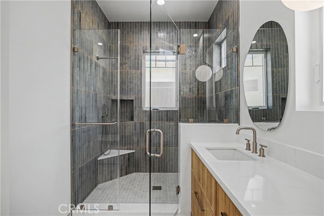 Detail Gallery Image 13 of 29 For 2205 Marshalfield #B,  Redondo Beach,  CA 90278 - 4 Beds | 3/1 Baths