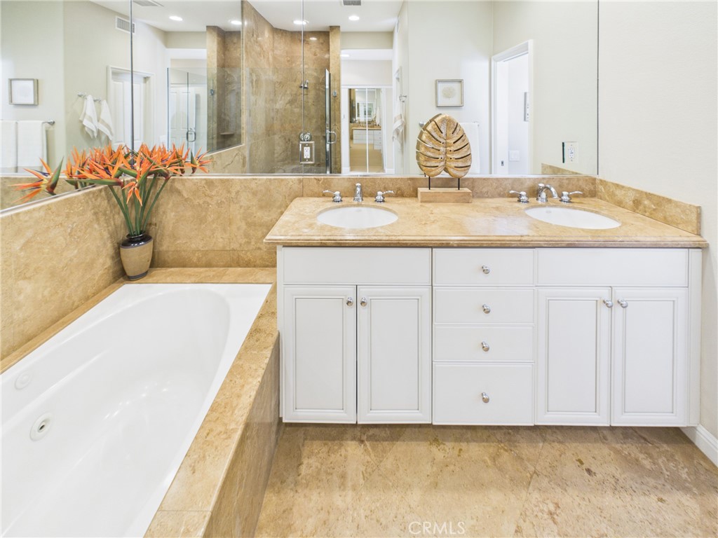 MLS #OC26138330 image #17
