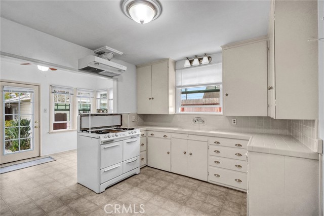 3224 Cerritos Avenue, Signal Hill CA: https://media.crmls.org/medias/1f2ba197-0bb6-49f3-b35d-8bec11f931ff.jpg