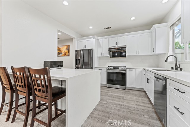 Detail Gallery Image 11 of 31 For 21 New Jersey, Irvine,  CA 92606 - 5 Beds | 3 Baths