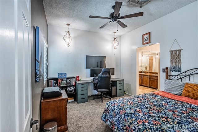 Detail Gallery Image 14 of 75 For 23256 Gray Fox Dr, Canyon Lake,  CA 92587 - 3 Beds | 3 Baths