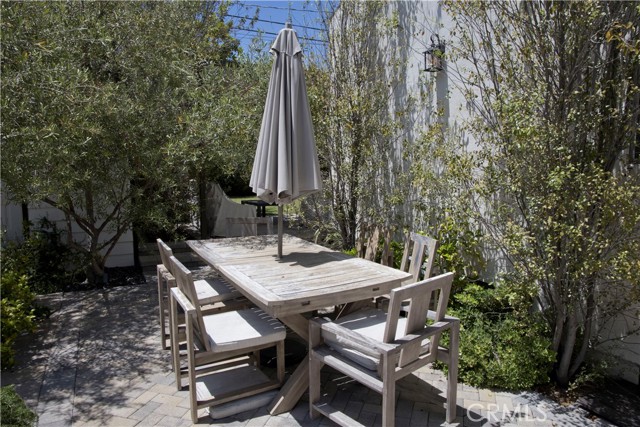 Detail Gallery Image 17 of 24 For 1029 Keniston Ave, Los Angeles,  CA 90019 - 4 Beds | 3 Baths