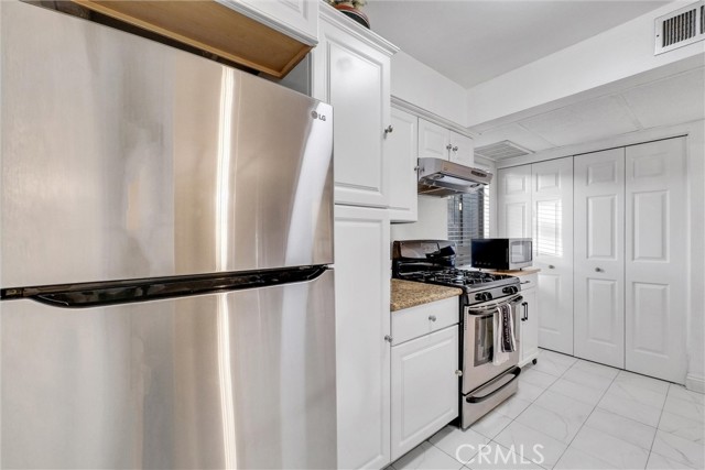 10636 Shoreline Drive, Norwalk CA: https://media.crmls.org/medias/1f2e123c-1fd6-47d6-8b7c-4fc509c962a9.jpg