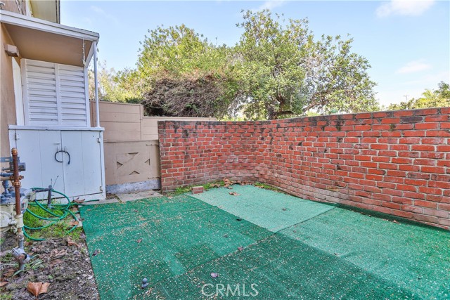 Detail Gallery Image 4 of 15 For 5389 1/2 Village, Los Angeles,  CA 90016 - 2 Beds | 1 Baths