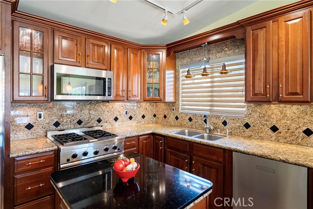 1002 Par Avenue, Paso Robles CA: https://media.crmls.org/medias/1f2e86cd-72bb-4d08-b740-9906f8e79228.jpg