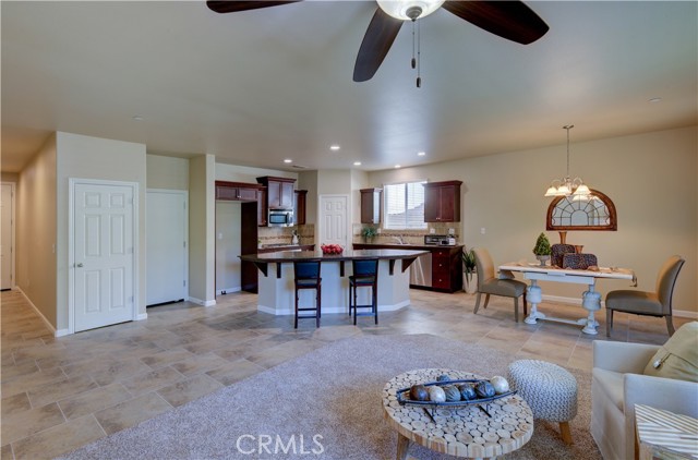 Detail Gallery Image 6 of 15 For 3531 Griffith Ave, Clovis,  CA 93619 - 3 Beds | 2/1 Baths