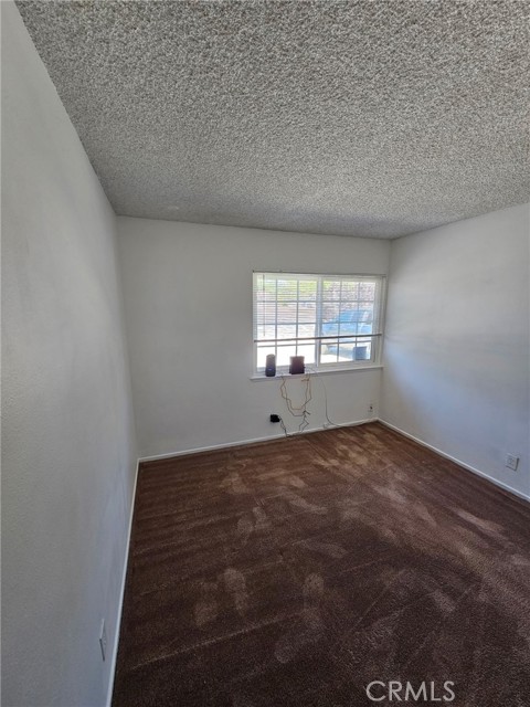 Detail Gallery Image 13 of 16 For 14185 Burning Tree, Victorville,  CA 92395 - 3 Beds | 2 Baths