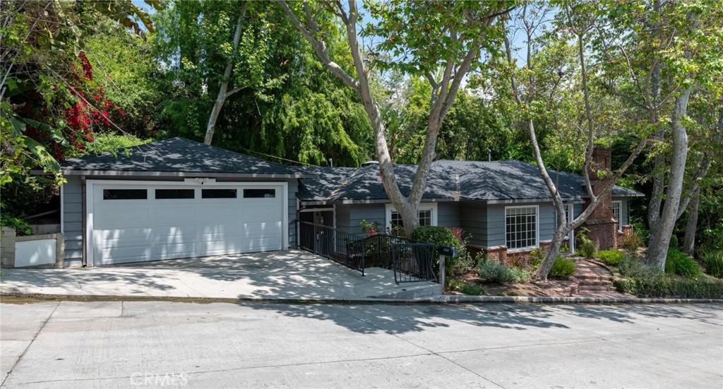 5405 Black Oak Drive