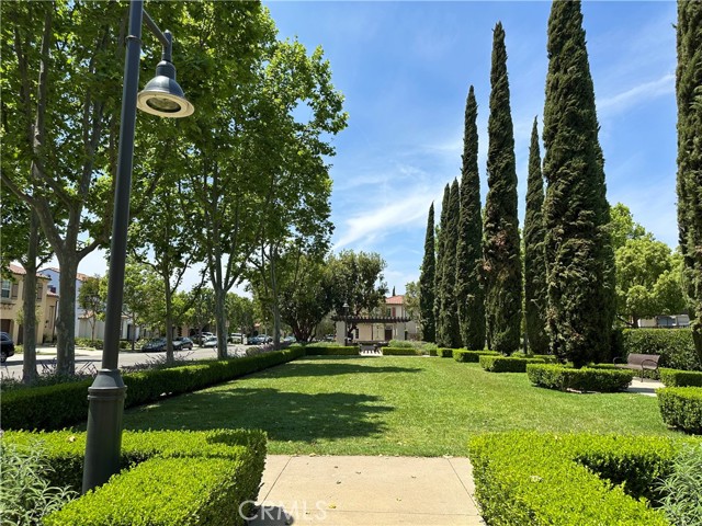 50 Winding Way, Irvine CA: https://media.crmls.org/medias/1f2fce6c-305e-43b5-aeac-8697bcbaf434.jpg