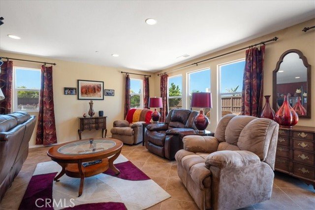 Detail Gallery Image 15 of 56 For 287 Tom Mcguinness Jr. Cir, Fallbrook,  CA 92028 - 4 Beds | 2/1 Baths
