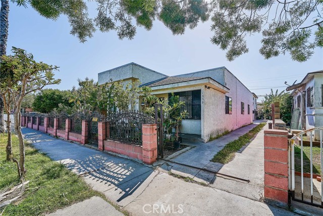 1539 Gardenia Ave, Long Beach, CA 90813