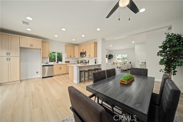 Detail Gallery Image 15 of 37 For 1501 Olga Way, Palm Springs,  CA 92262 - 4 Beds | 2 Baths